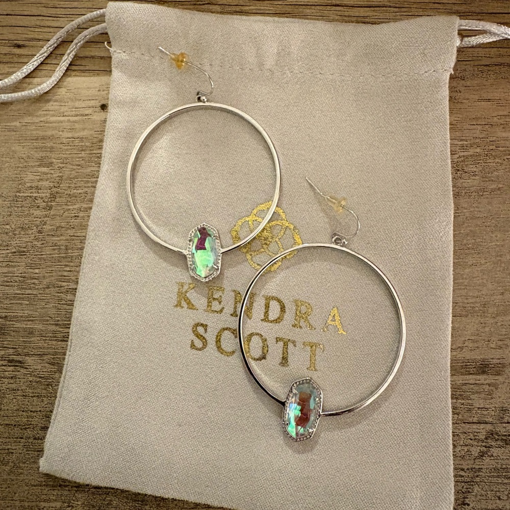 Kendra Scott Silver Elora Earring with Iridescent Stone